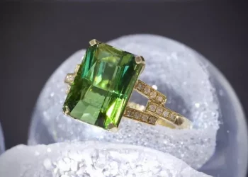 Which is more expensive, white gold or gold