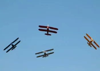 Why are airplane Windows round