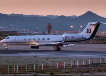 Why does a fixed-wing wing fly faster than a helicopter