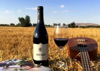 Does “hanging glass” affect the quality of wine