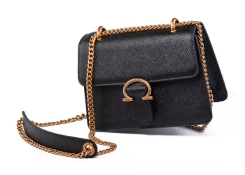 How to distinguish between real and fake sheepskin bags