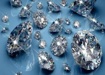 What’s the difference between a diamond and a gemstone