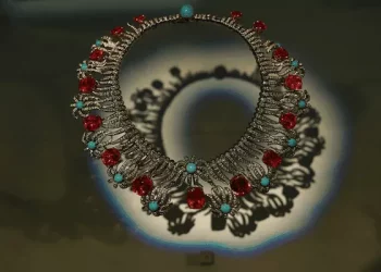 How to wear jewelry stack better look