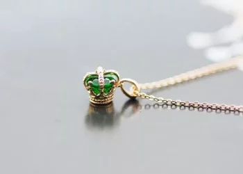 Don’t wear these types of jewelry after age 30