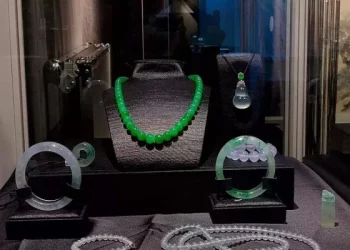 What if the ring doesn’t come off