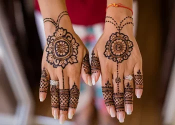 Marriage ring or diamond ring is good