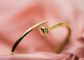 How to maintain diamond jewelry daily wear?