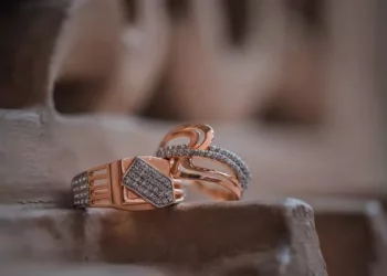 What brand of diamond ring is good?