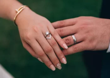 Diamond ring or gold ring?