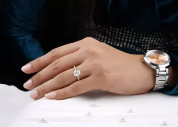 How much is the cartier750 ring