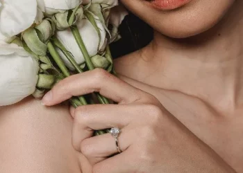 Horse eye diamond ring