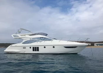 The number of yachting license holders in the country