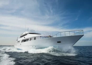 Yacht purchase strategy