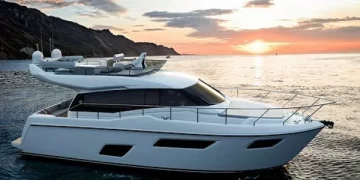 Yacht knowledge: Why do yachts always dock against the water?
