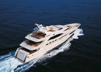 Yacht knowledge: How to extend the life of the yacht battery?