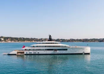 Yacht knowledge: luxury yacht interior sofa leather cleaning method