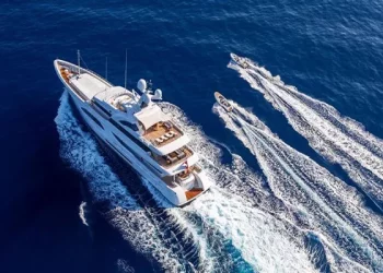 Yacht knowledge: Gelcoat resin in yacht manufacturing role