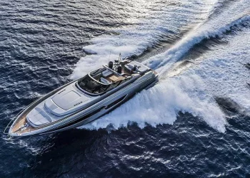 What is the basic structure of a yacht?