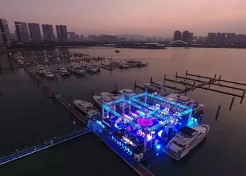 How do private yachts save fuel?