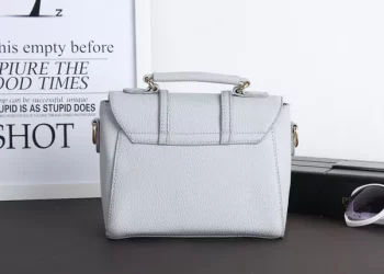 What does Hermes bag distribution mean?