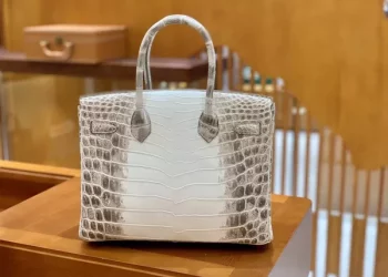 How to tell if Prada bag is real