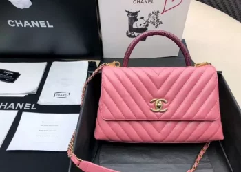 Where is the world’s largest wholesale market for leather bags?