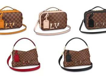 How do students make canvas bags