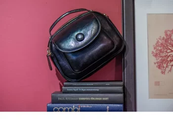 A single shoulder bag for men is recommended