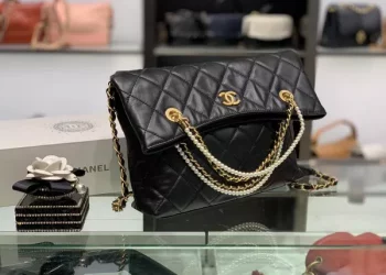 What’s a good brand for men’s shoulder bag