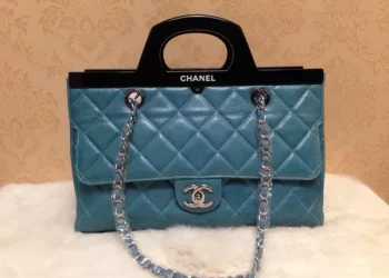 What’s a good brand for a lady’s shoulder bag