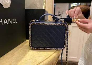 What brand leather bag is good