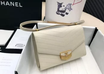 What are the brands of famous brand bags in America