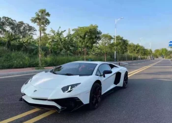 How does Rolls-Royce maintain its reputation