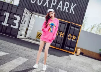 How to restore after black leather coat hair white