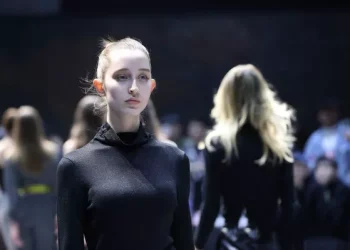 How do clothes smell