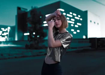 How do clothes turn white