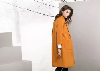 What are the materials of the clothes