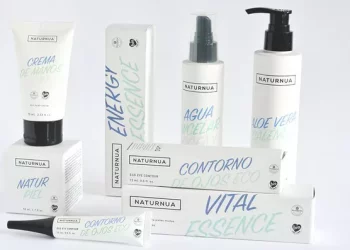 How does black and yellow skin schoolgirl improve skin dark and heavy