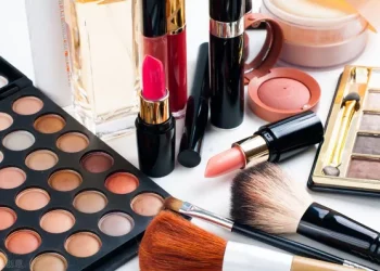 How should oil be maintained on winter face?