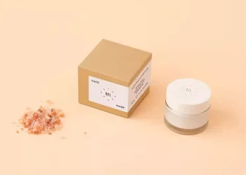 What’s the difference between a black mask and a white mask?