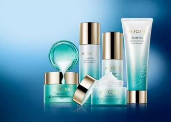 Face mask season dog days makeup world’s strongest king