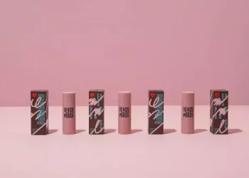 Beauty oil should use the right method to moisturize the skin and fight aging