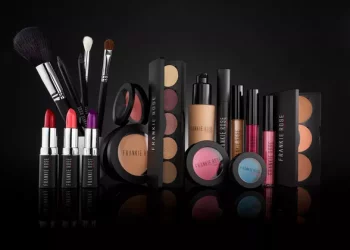 Makeup remover oil is suitable for what crowd to use