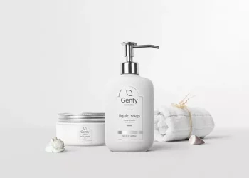 How to clean facial ministry thoroughly after makeup