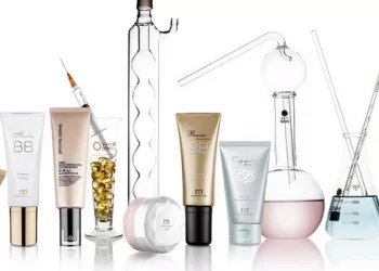 The proper way to wash your face in the morning