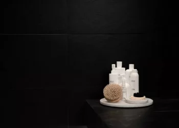 What vegetable to eat conduce to protect skin