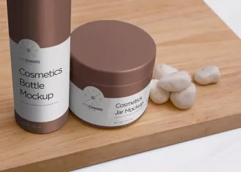 The difference between facial scrub and cleanser