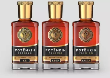 What drink goes well with brandy?