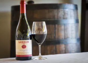 Can drinking red wine soften blood vessels?