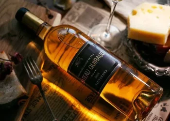 How should Champagne be preserved